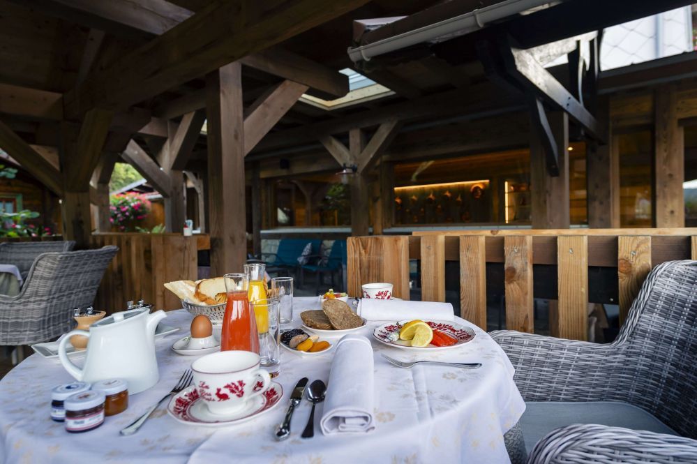 Les Bas Rupts - Breakfast