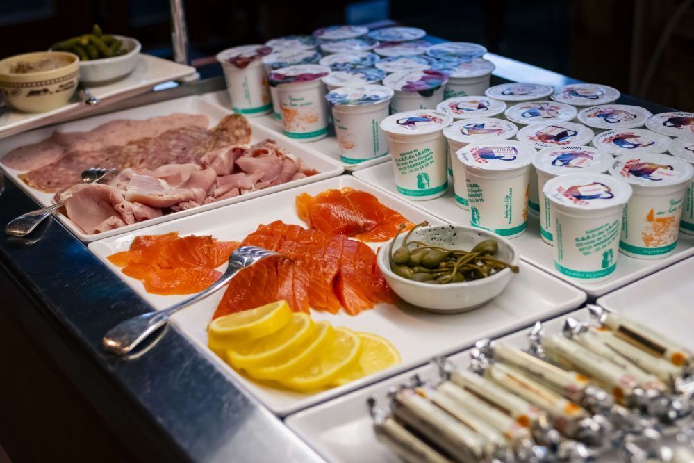 Les Bas Rupts - Breakfast