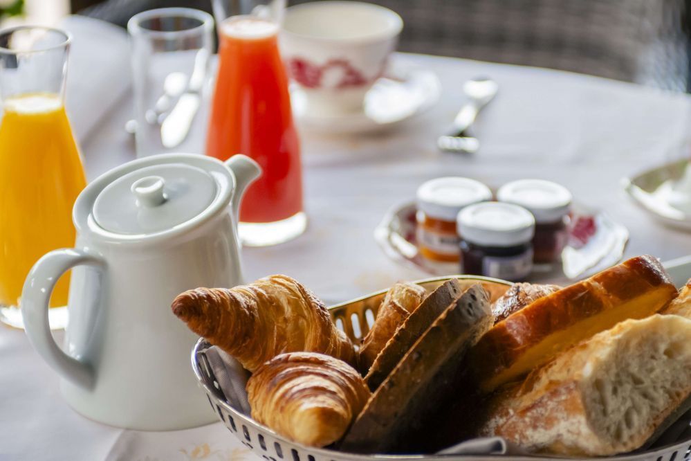 Les Bas Rupts - Breakfast