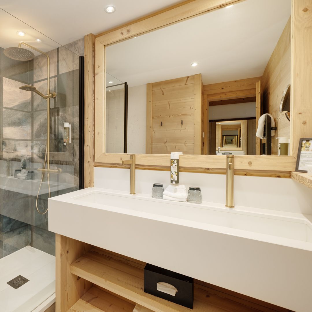 Chambre charme salle de bains 